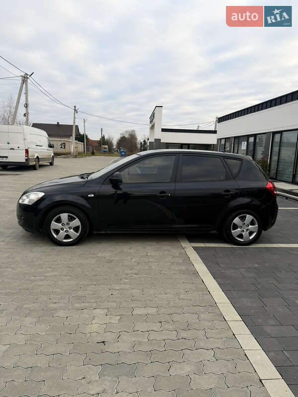 Хэтчбек Kia Ceed 2007 в Ужгороде