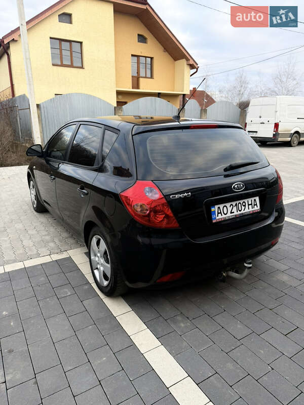 Хэтчбек Kia Ceed 2007 в Ужгороде