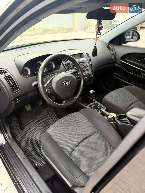 Хэтчбек Kia Ceed 2007 в Ужгороде