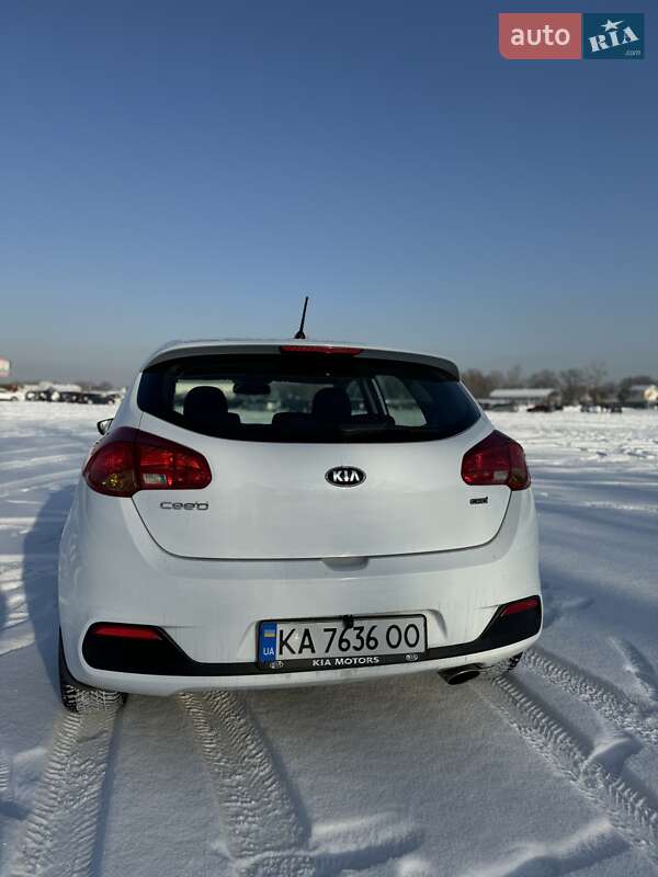 Хетчбек Kia Ceed 2015 в Києві фото 24 Хетчбек Kia Ceed 2015 в Києві