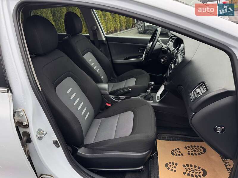 Універсал Kia Ceed 2013 в Кам'янець-Подільському