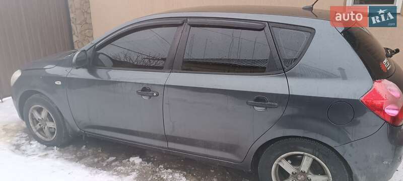 Хетчбек Kia Ceed 2007 в Харкові