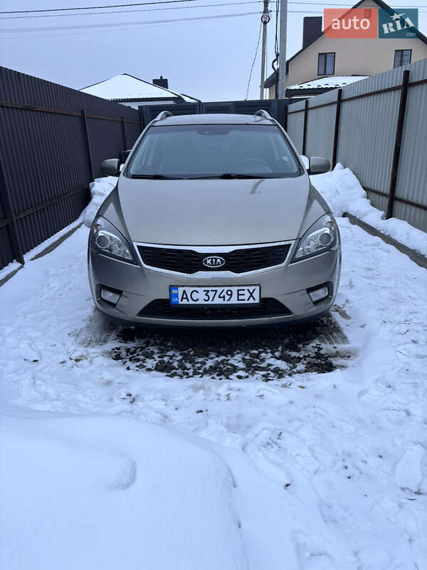 Универсал Kia Ceed 2010 в Луцке