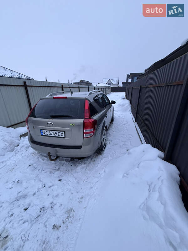 Универсал Kia Ceed 2010 в Луцке