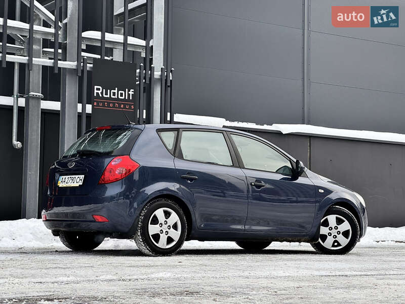 Хэтчбек Kia Ceed 2009 в Киеве