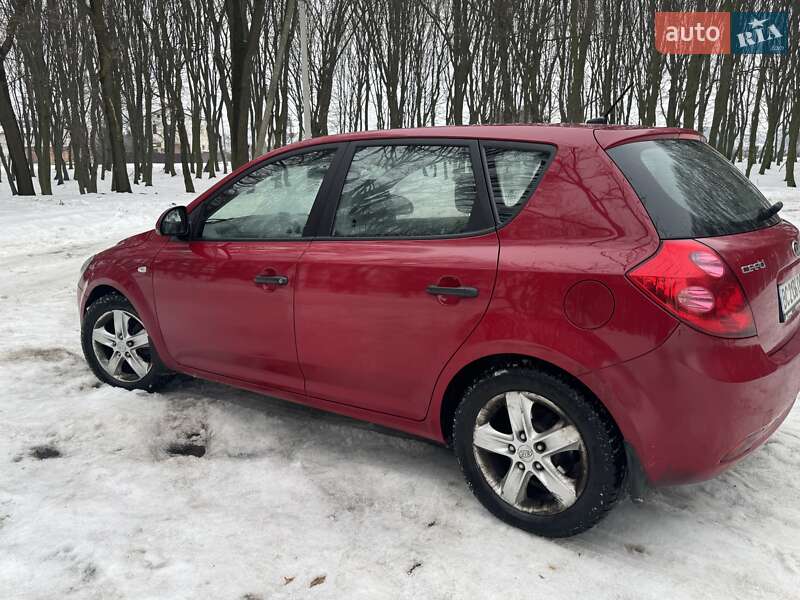 Хетчбек Kia Ceed 2009 в Львові