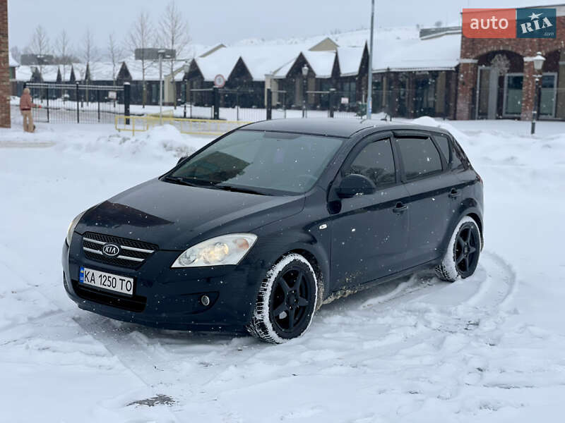 Хэтчбек Kia Ceed 2008 в Обухове