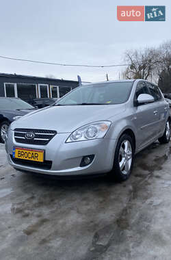 Хэтчбек Kia Ceed 2007 в Луцке
