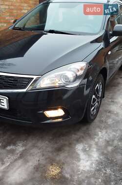Универсал Kia Ceed 2009 в Краснограде
