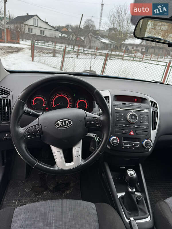 Універсал Kia Ceed 2012 в Острозі фото 12 Універсал Kia Ceed 2012 в Острозі
