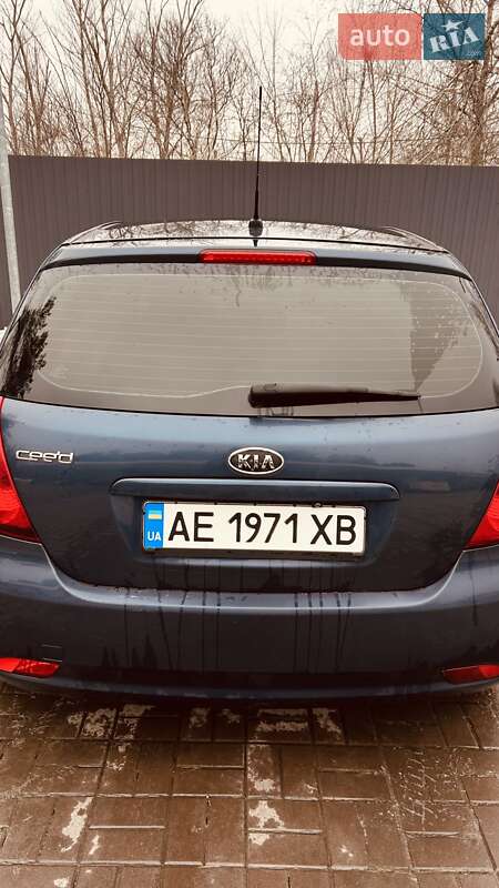 Хетчбек Kia Ceed 2008 в Дніпрі