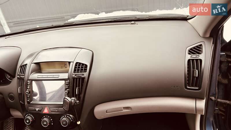 Хетчбек Kia Ceed 2008 в Дніпрі