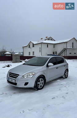 Хэтчбек Kia Ceed 2009 в Старом Самборе