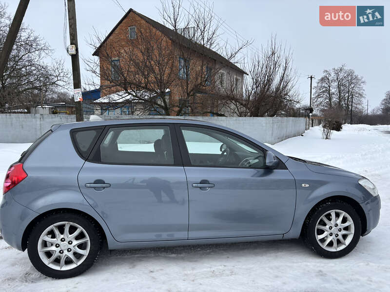 Хэтчбек Kia Ceed 2008 в Хороле фото 3 Хэтчбек Kia Ceed 2008 в Хороле