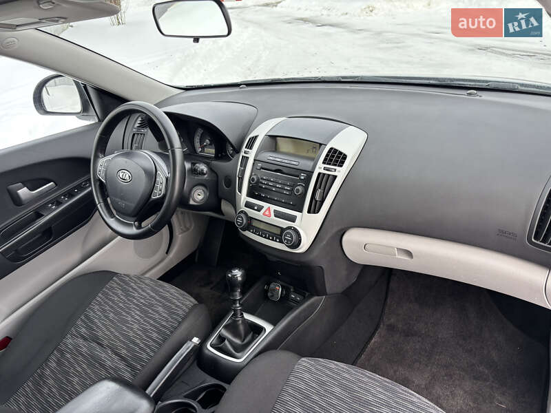 Хэтчбек Kia Ceed 2008 в Хороле фото 40 Хэтчбек Kia Ceed 2008 в Хороле