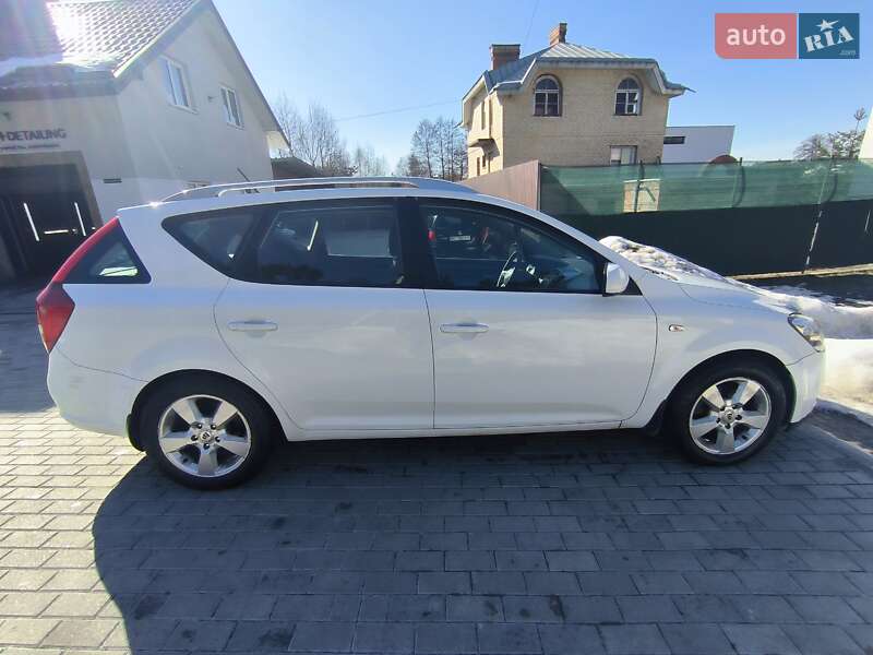 Универсал Kia Ceed 2011 в Львове