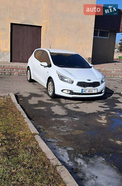 Хэтчбек Kia Ceed 2013 в Днепре