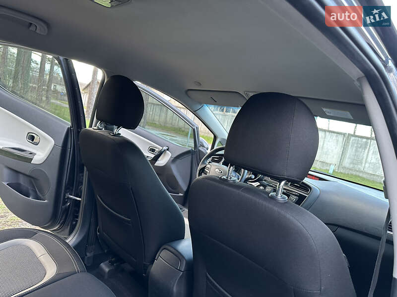Хэтчбек Kia Ceed 2013 в Киеве фото 49 Хэтчбек Kia Ceed 2013 в Киеве