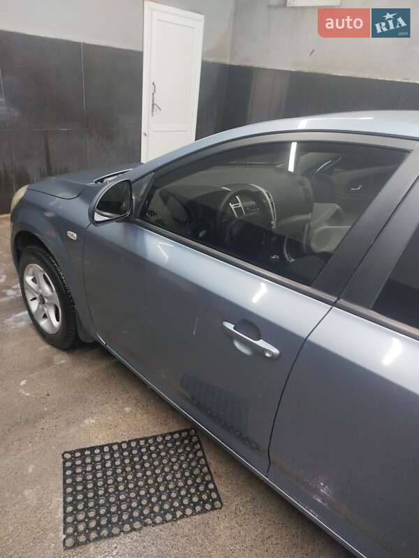 Хетчбек Kia Ceed 2007 в Кам'янському