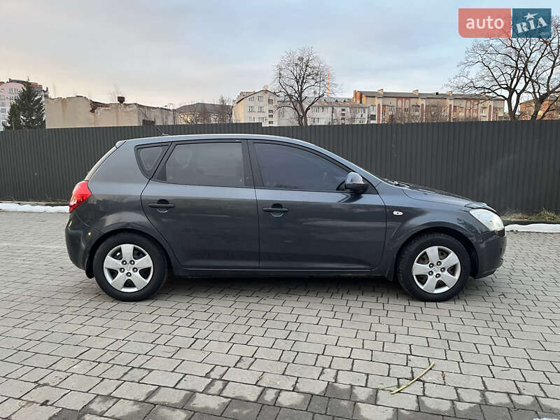 Хэтчбек Kia Ceed 2009 в Ивано-Франковске фото 4 Хэтчбек Kia Ceed 2009 в Ивано-Франковске