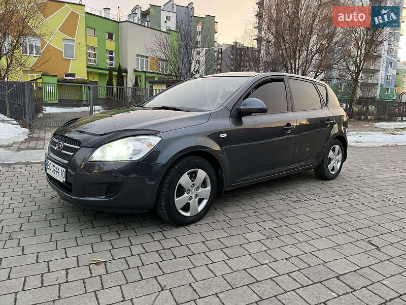 Хэтчбек Kia Ceed 2009 в Ивано-Франковске фото 3 Хэтчбек Kia Ceed 2009 в Ивано-Франковске