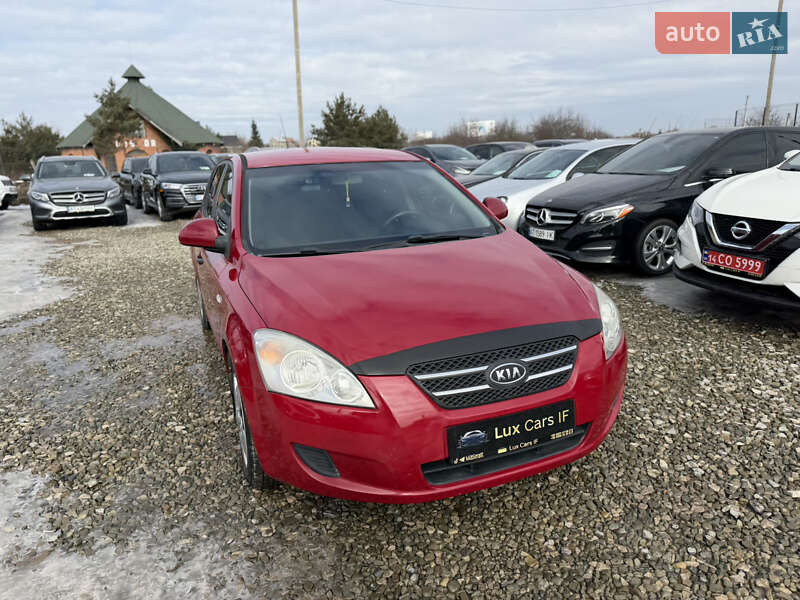 Хетчбек Kia Ceed 2009 в Івано-Франківську