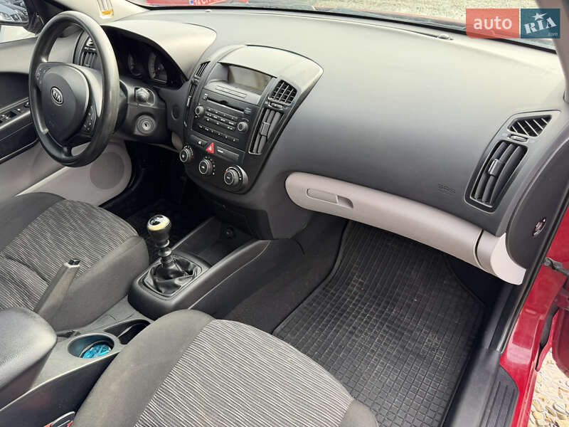 Хетчбек Kia Ceed 2009 в Івано-Франківську