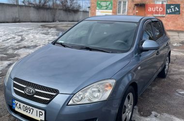 Хэтчбек Kia Ceed 2008 в Украинке
