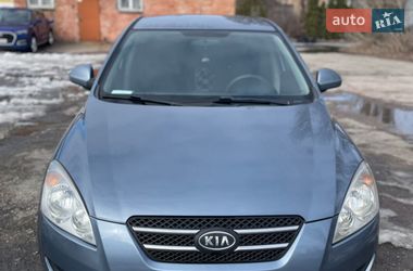 Хэтчбек Kia Ceed 2008 в Украинке
