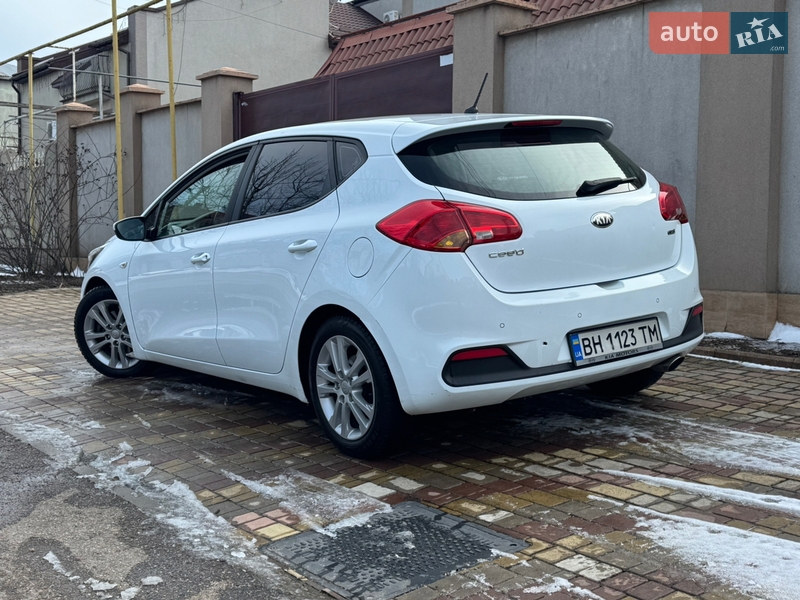 Хэтчбек Kia Ceed 2012 в Одессе