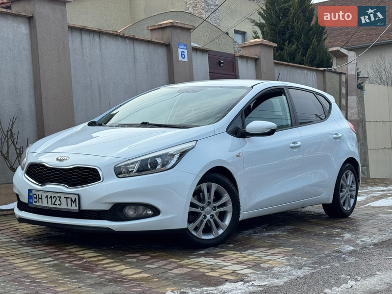Хэтчбек Kia Ceed 2012 в Одессе