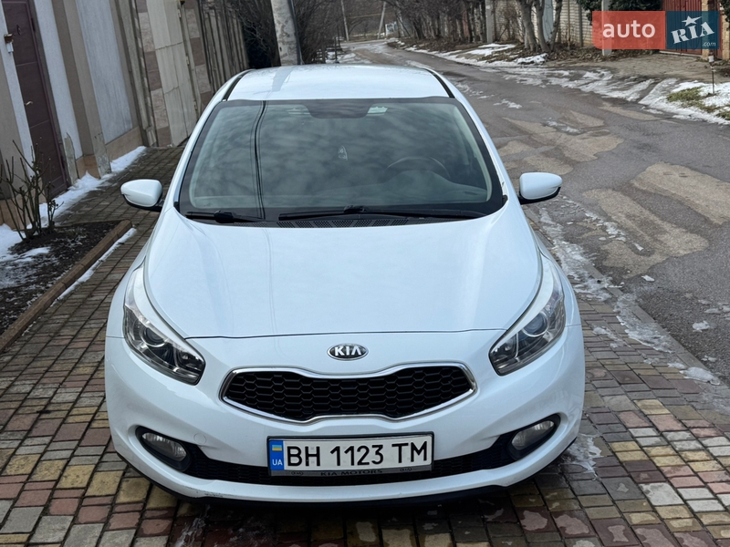 Хэтчбек Kia Ceed 2012 в Одессе