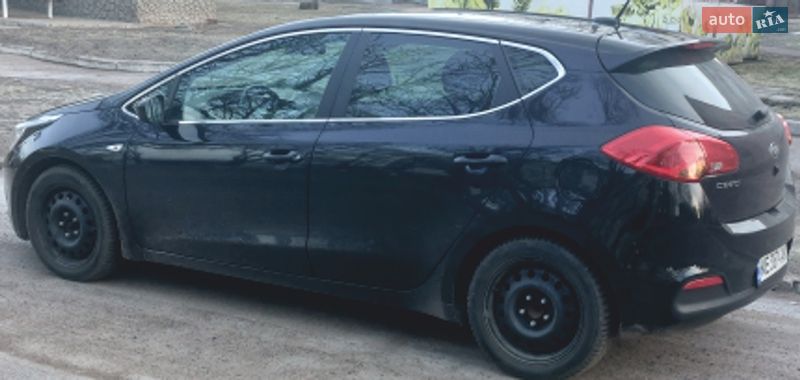Хетчбек Kia Ceed 2013 в Верхньодніпровську