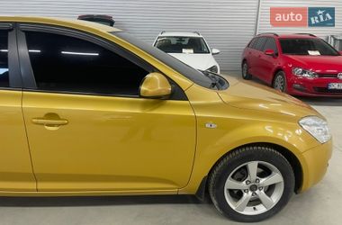 Хэтчбек Kia Ceed 2008 в Стрые