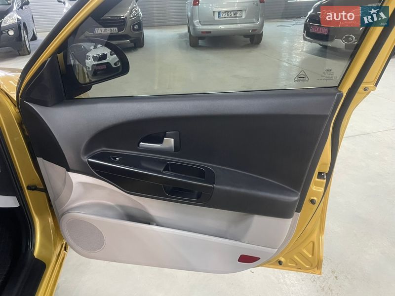 Хэтчбек Kia Ceed 2008 в Стрые