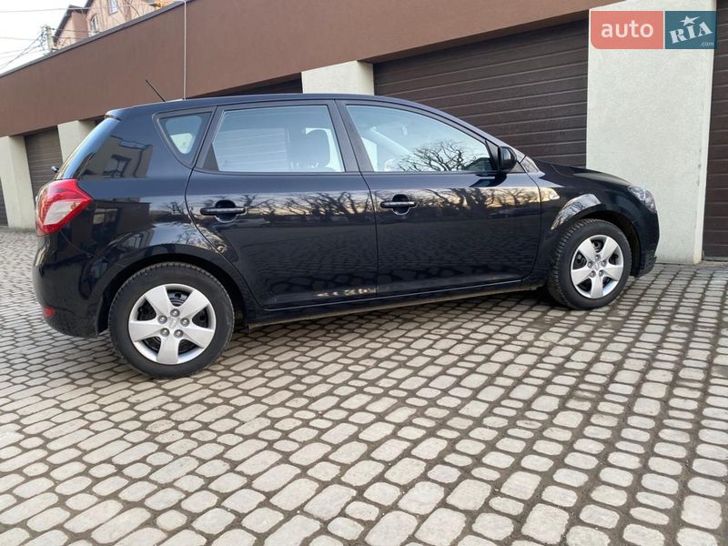 Хэтчбек Kia Ceed 2012 в Коломые