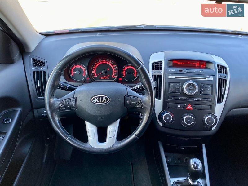 Универсал Kia Ceed 2009 в Смеле