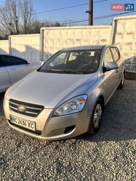 Хэтчбек Kia Ceed 2008 в Львове