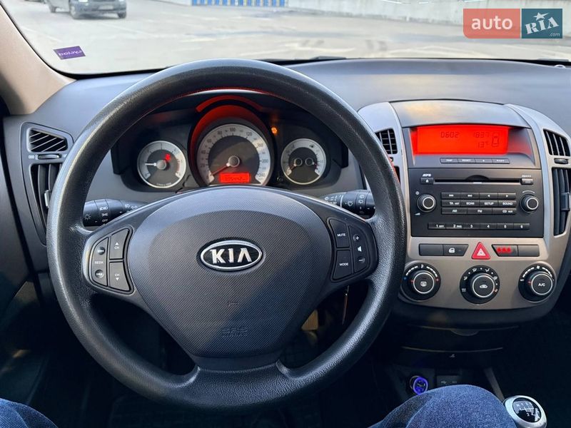 Хэтчбек Kia Ceed 2009 в Киеве