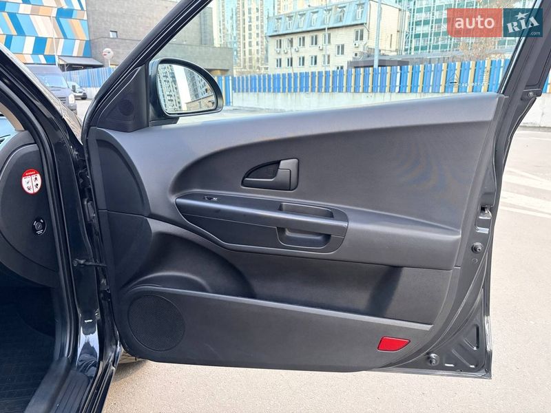 Хэтчбек Kia Ceed 2009 в Киеве