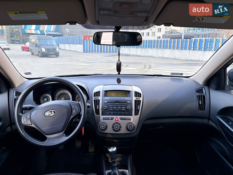 Хэтчбек Kia Ceed 2009 в Киеве