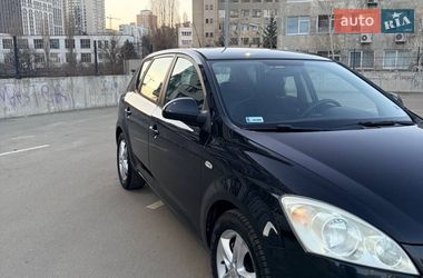 Хэтчбек Kia Ceed 2009 в Киеве