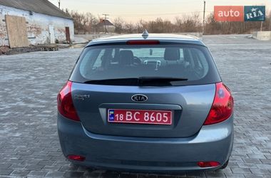 Хэтчбек Kia Ceed 2008 в Хороле