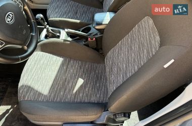 Хэтчбек Kia Ceed 2008 в Хороле