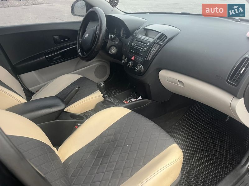 Хэтчбек Kia Ceed 2008 в Харькове