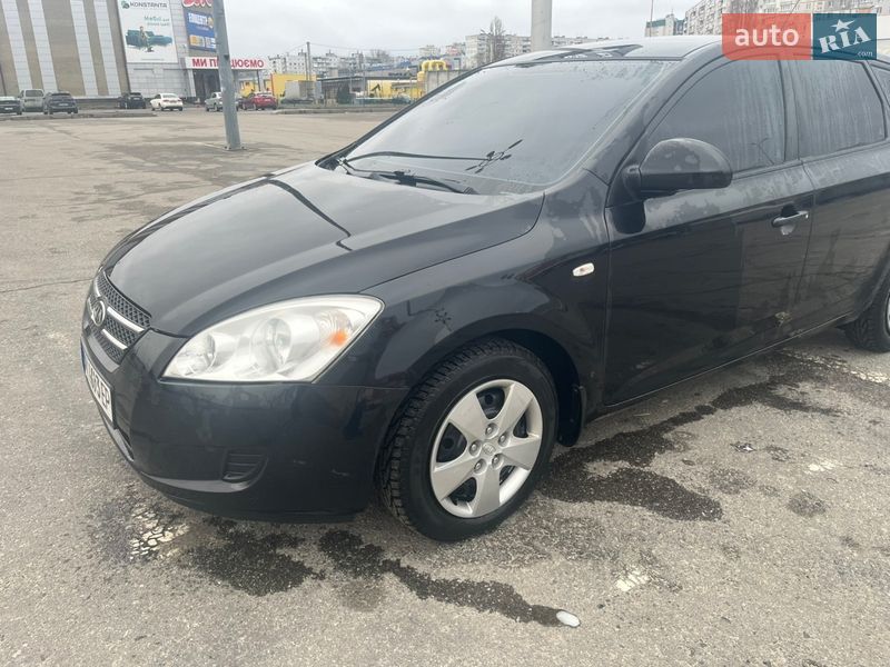 Хэтчбек Kia Ceed 2008 в Харькове