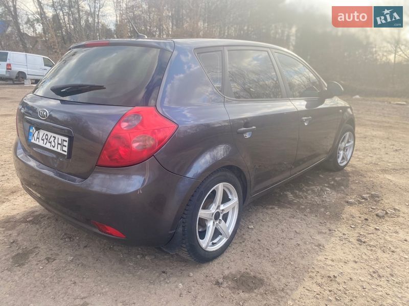 Хэтчбек Kia Ceed 2008 в Крюковщине