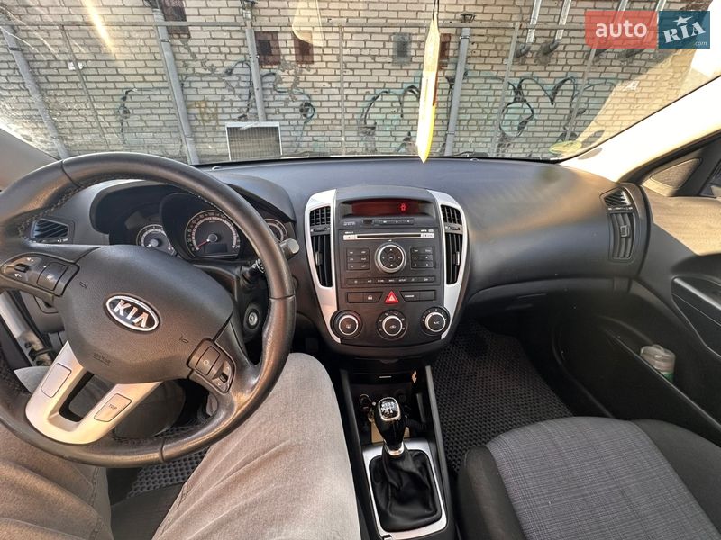 Универсал Kia Ceed 2012 в Луцке