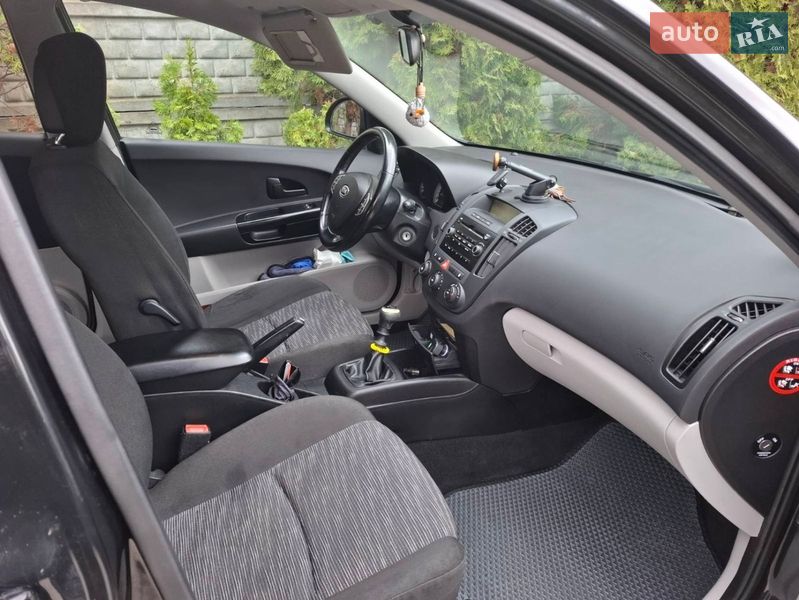 Хетчбек Kia Ceed 2007 в Золочеві