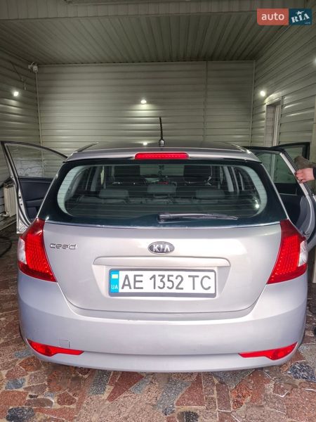 Хетчбек Kia Ceed 2010 в Покрові
